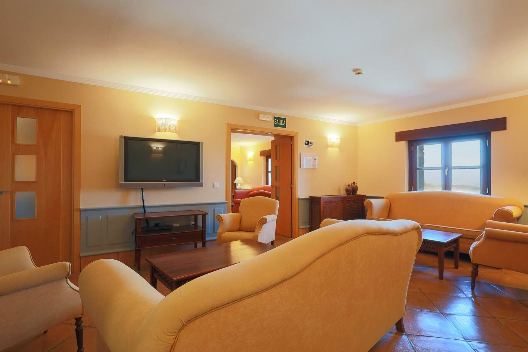 Bar/Salón TUGASA Castillo de Castellar