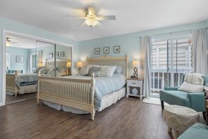 Alquiler Vacacional - Charming 3-bedroom house at Silverstrand Beach in Oxnard with Rooftop Deck & SUP