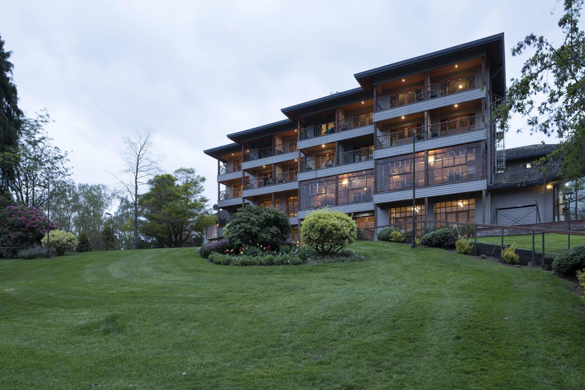 Vista Exterior Hotel y Cabañas Lago Ranco - Caja Los Andes