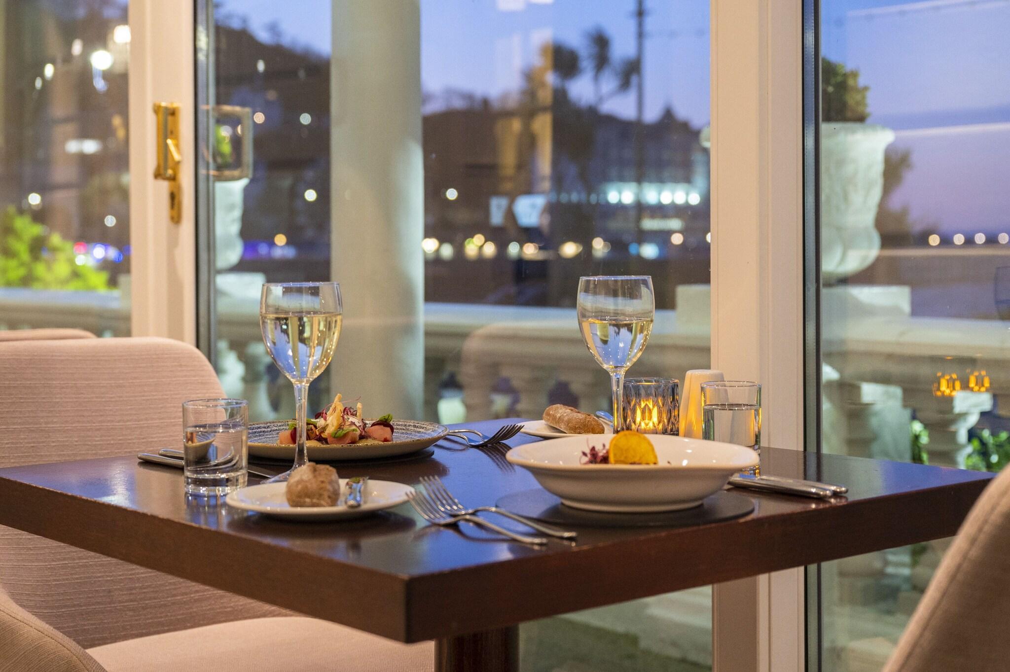 Vista Lobby St George's Hotel