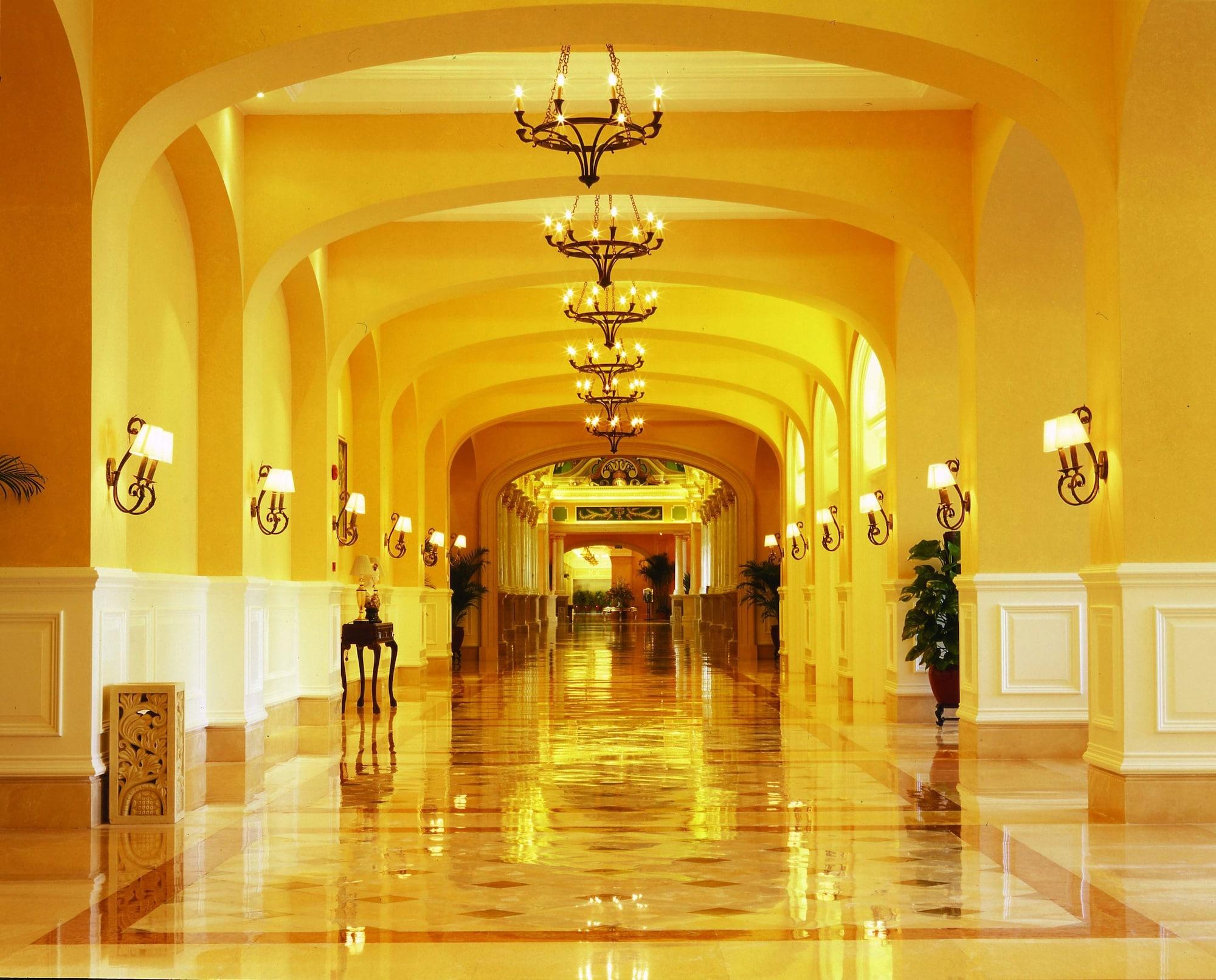 Vista Lobby Guangzhou Phoenix City Hotel