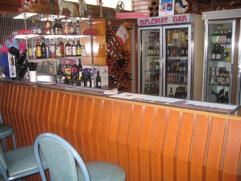 Bar/Salón Ambassador Motel