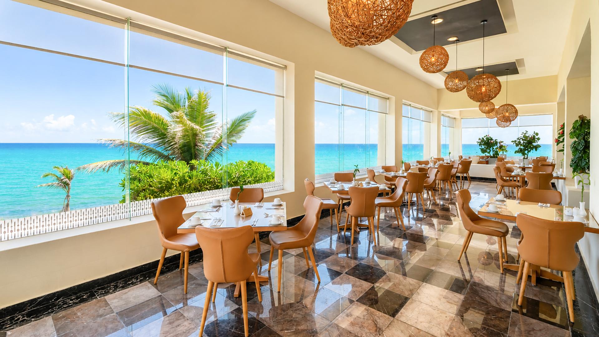 Restaurant The Pyramid Cancun by Oasis - Gourmet Premium All Inclusive