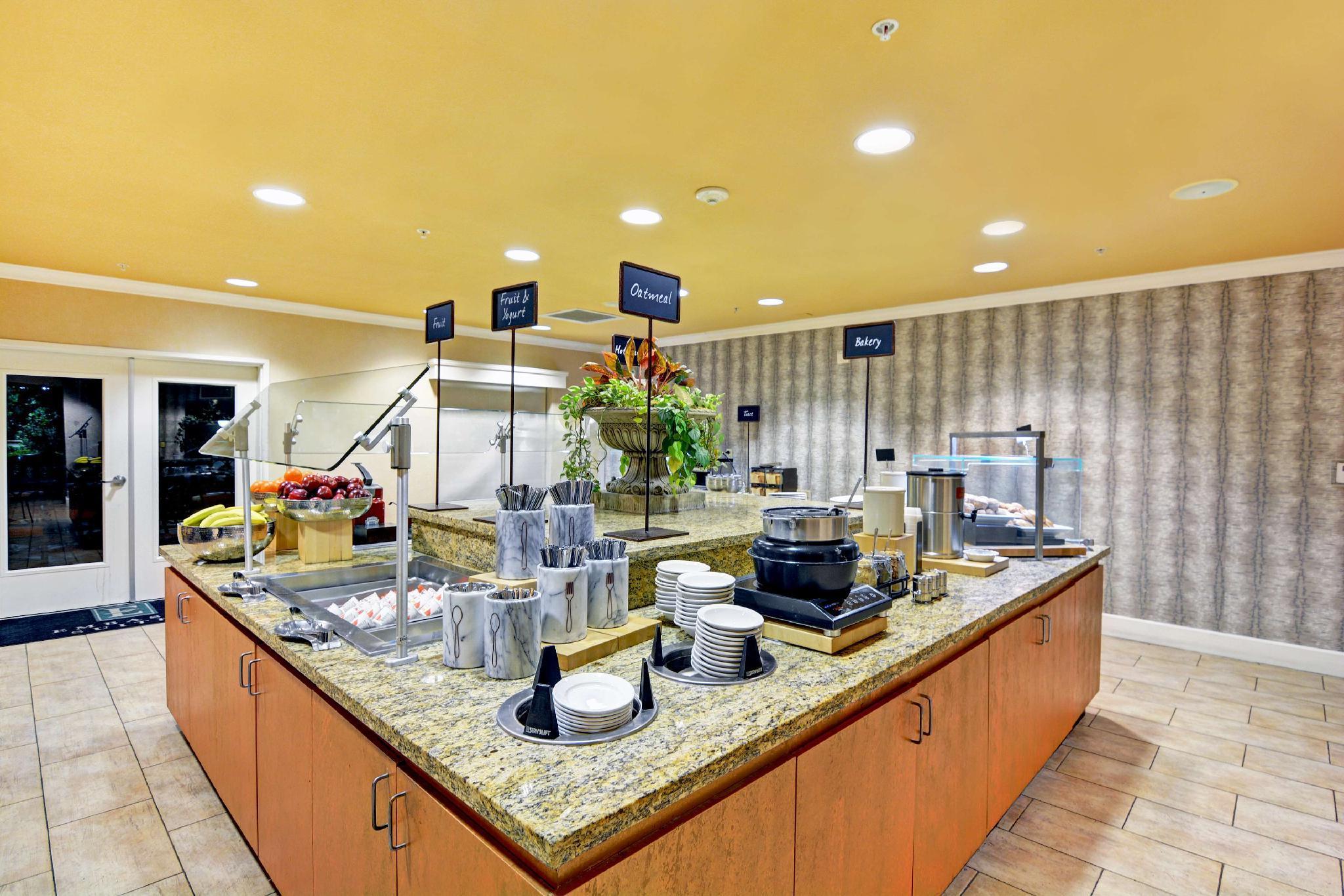Restaurant Embassy Suites by Hilton Valencia