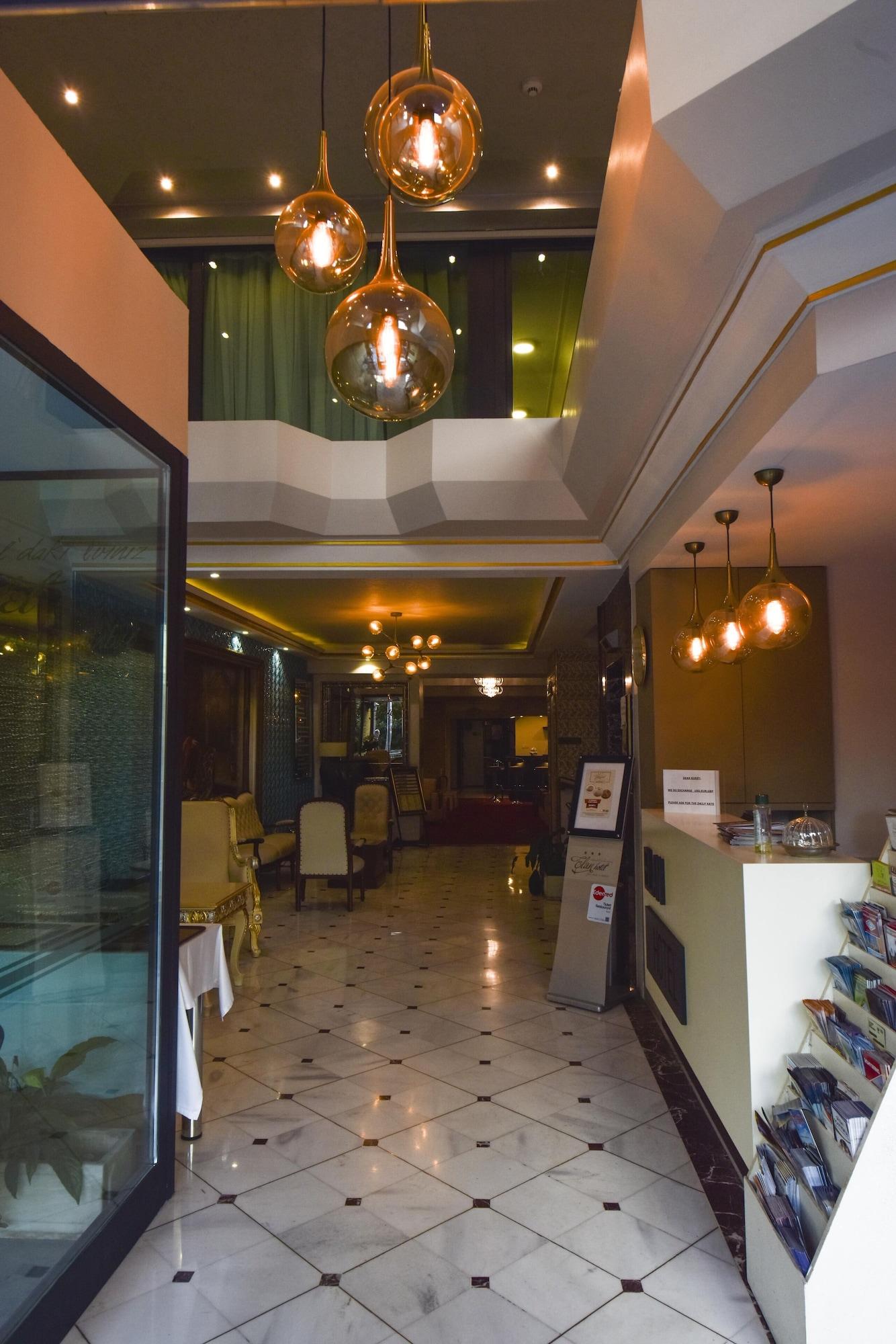 Vista Lobby Elan Hotel