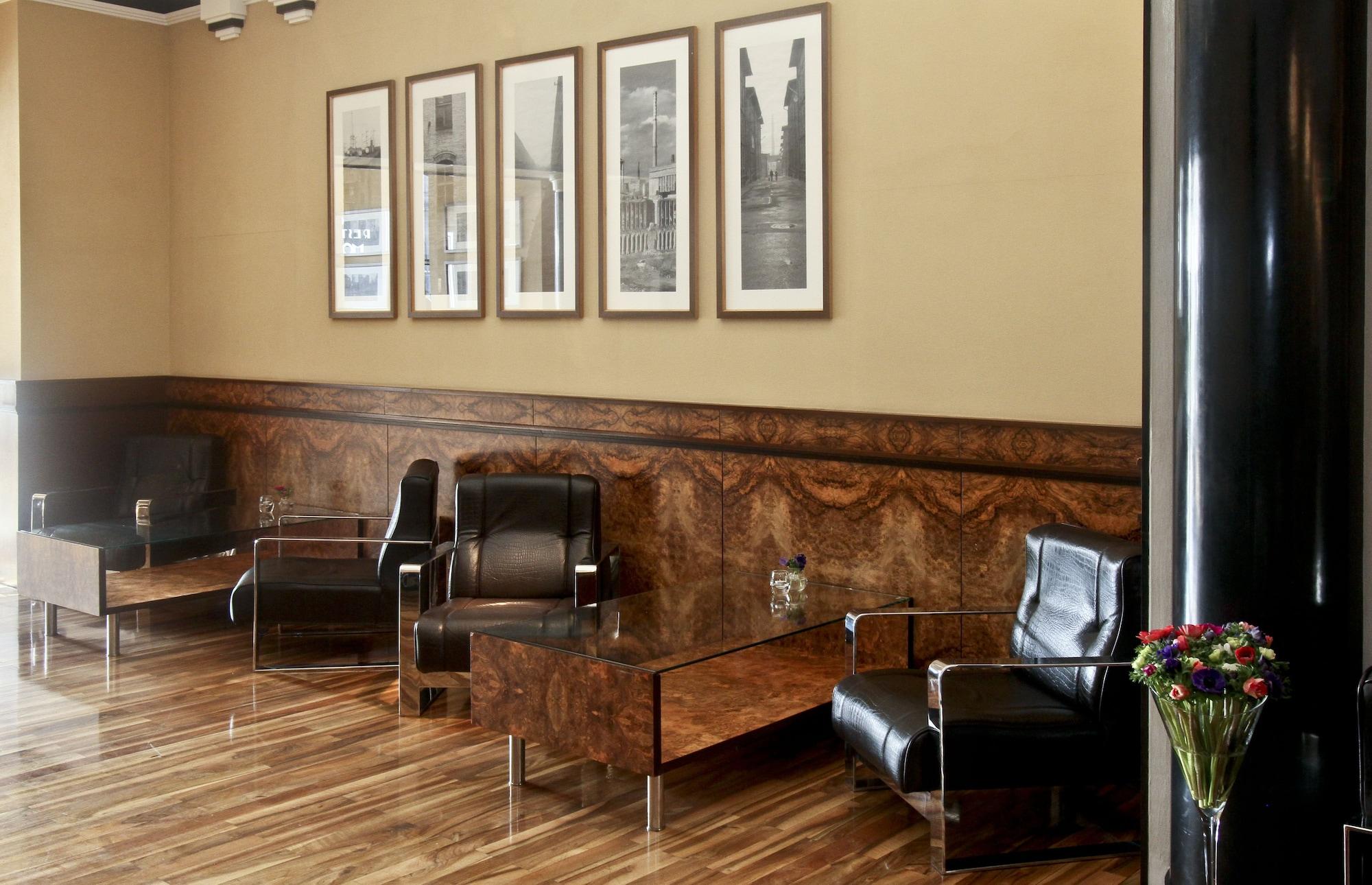 Vista Lobby Hotel Monopol