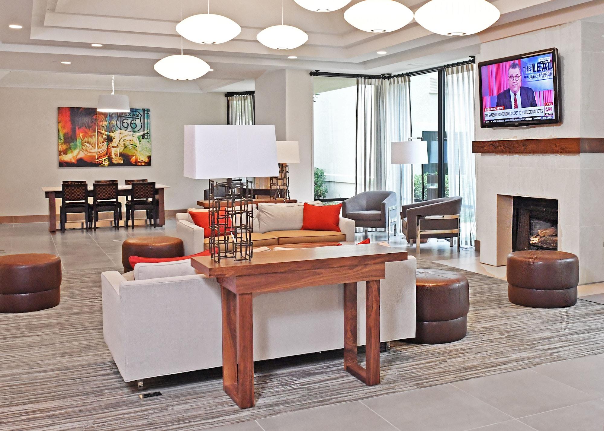 Vista Lobby Holiday Inn Irving Las Colinas by IHG