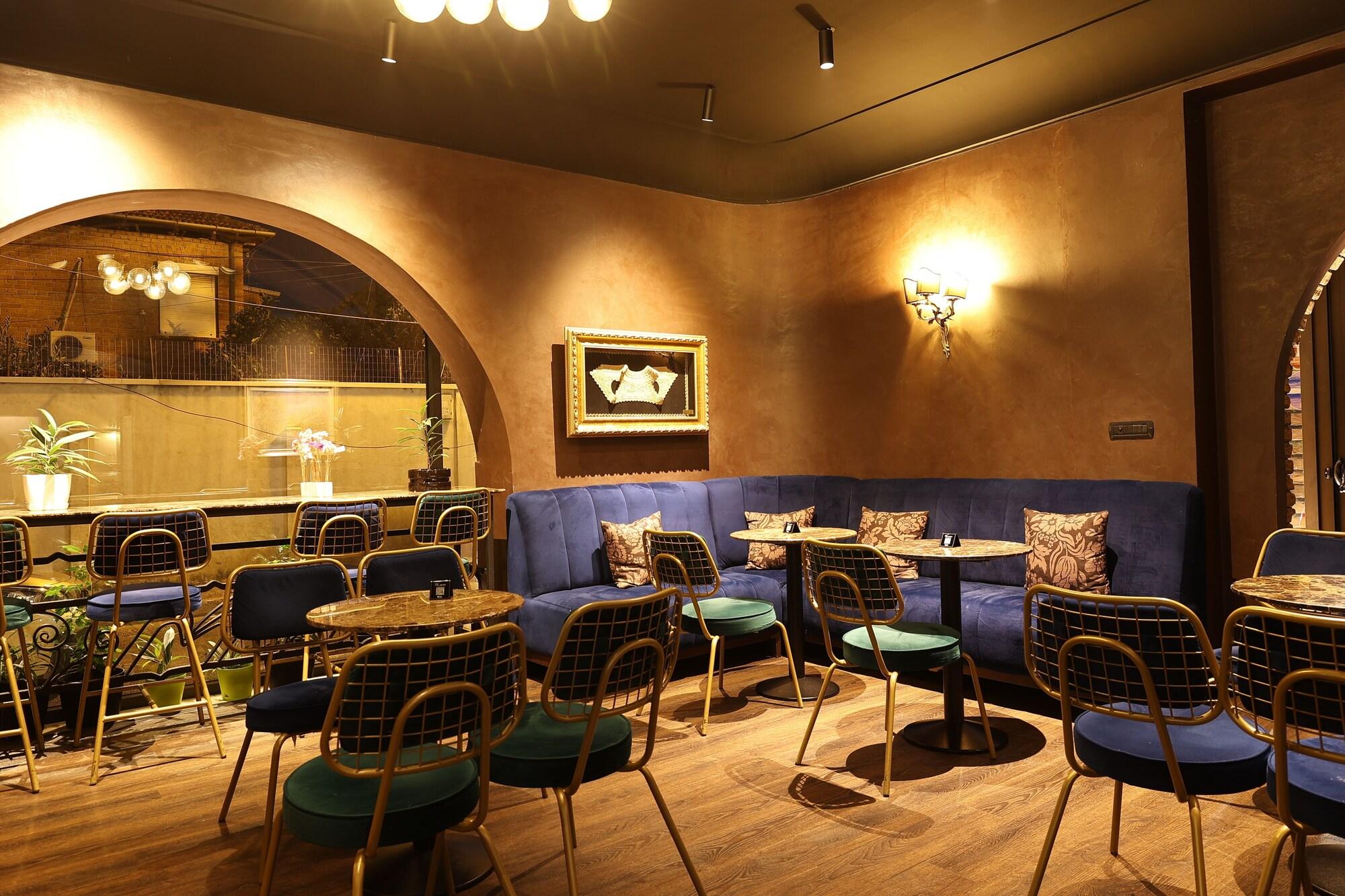 Vista Lobby Mondial Hotel