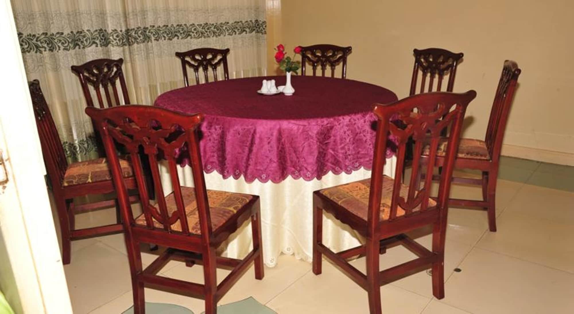 Restaurant Golden City Crown Hotel