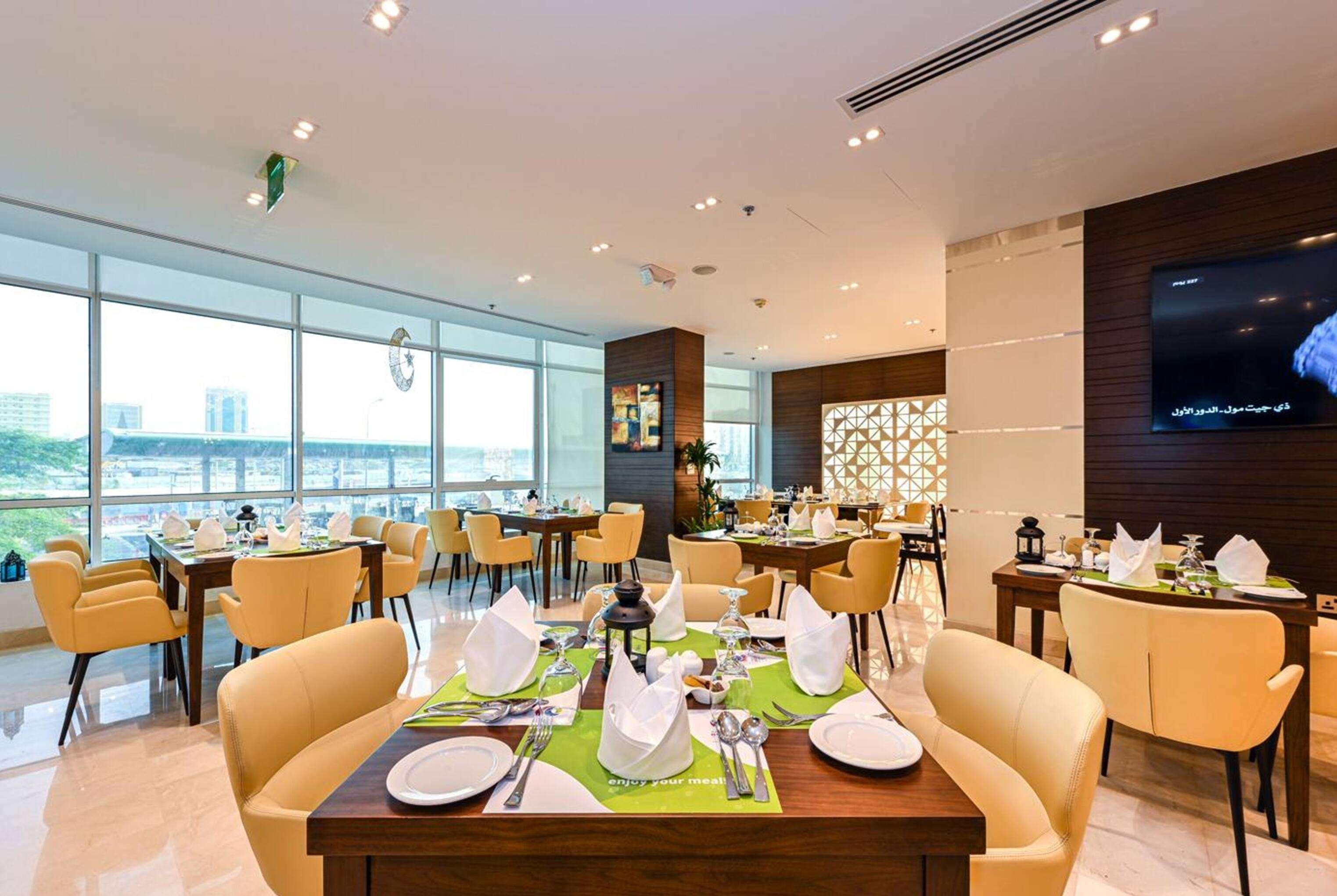 Restaurant Ramada Encore by Wyndham Doha