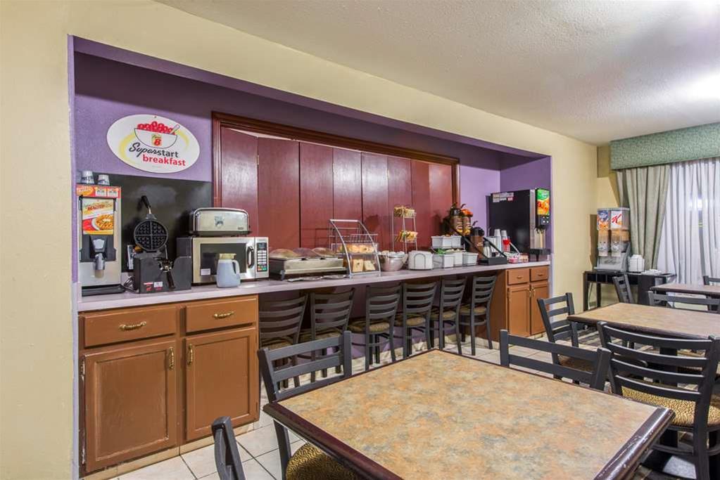 Vista Exterior Super 8 by Wyndham Lake Charles/Sulphur