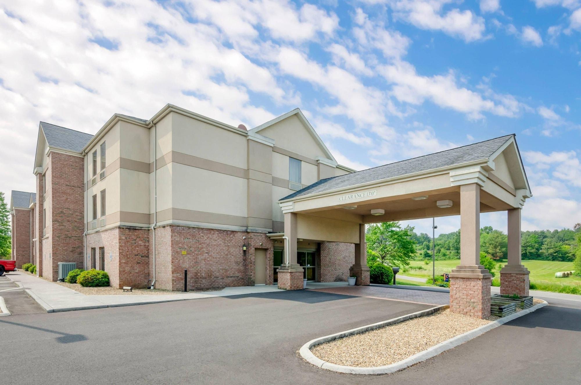 Vista Exterior Comfort Inn & Suites Christiansburg I-81