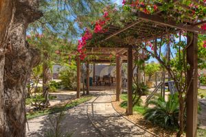 Alojamiento - OYO Kalamari Beach Hotel