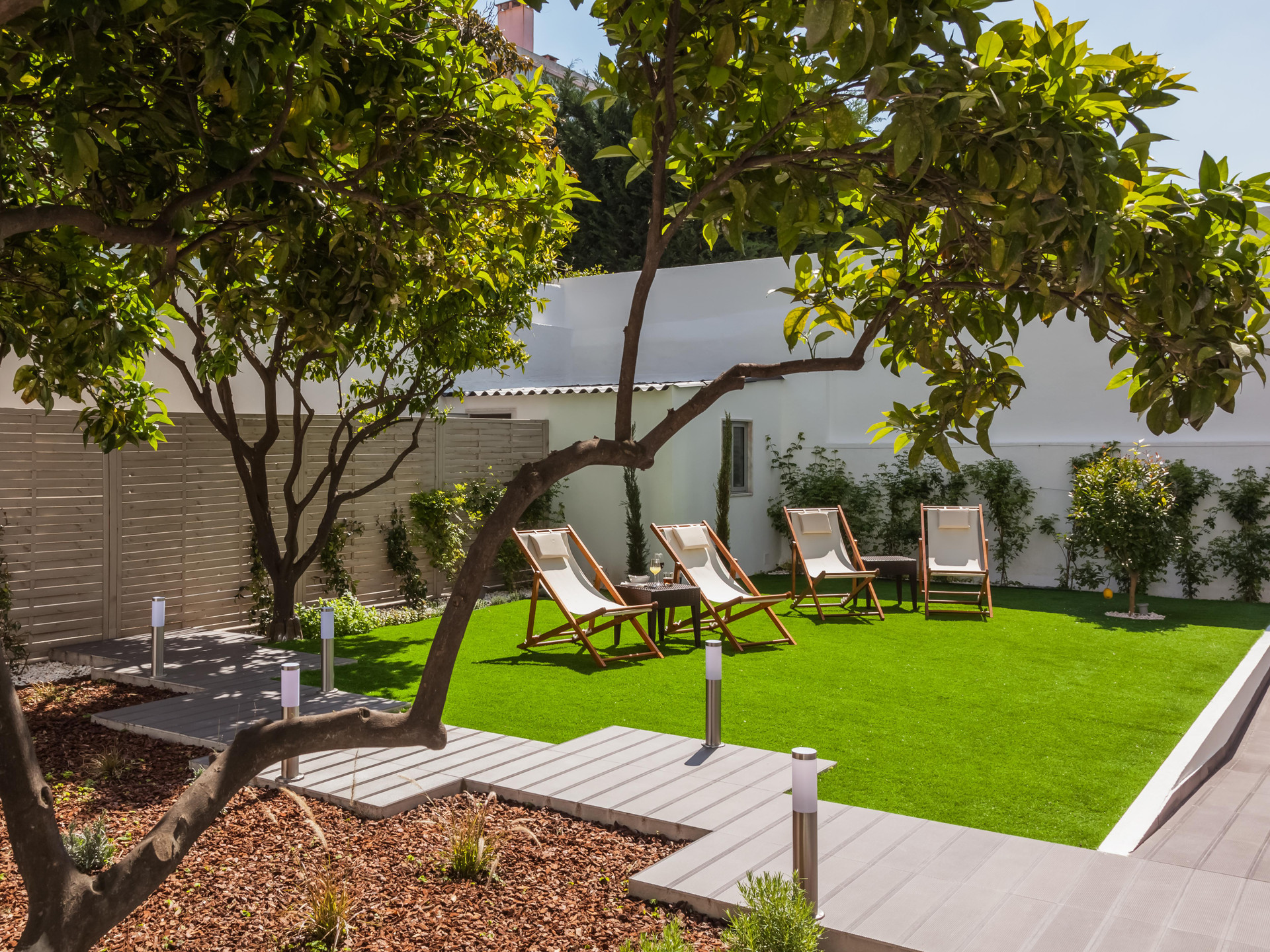 Varios Vila Garden Guesthouse