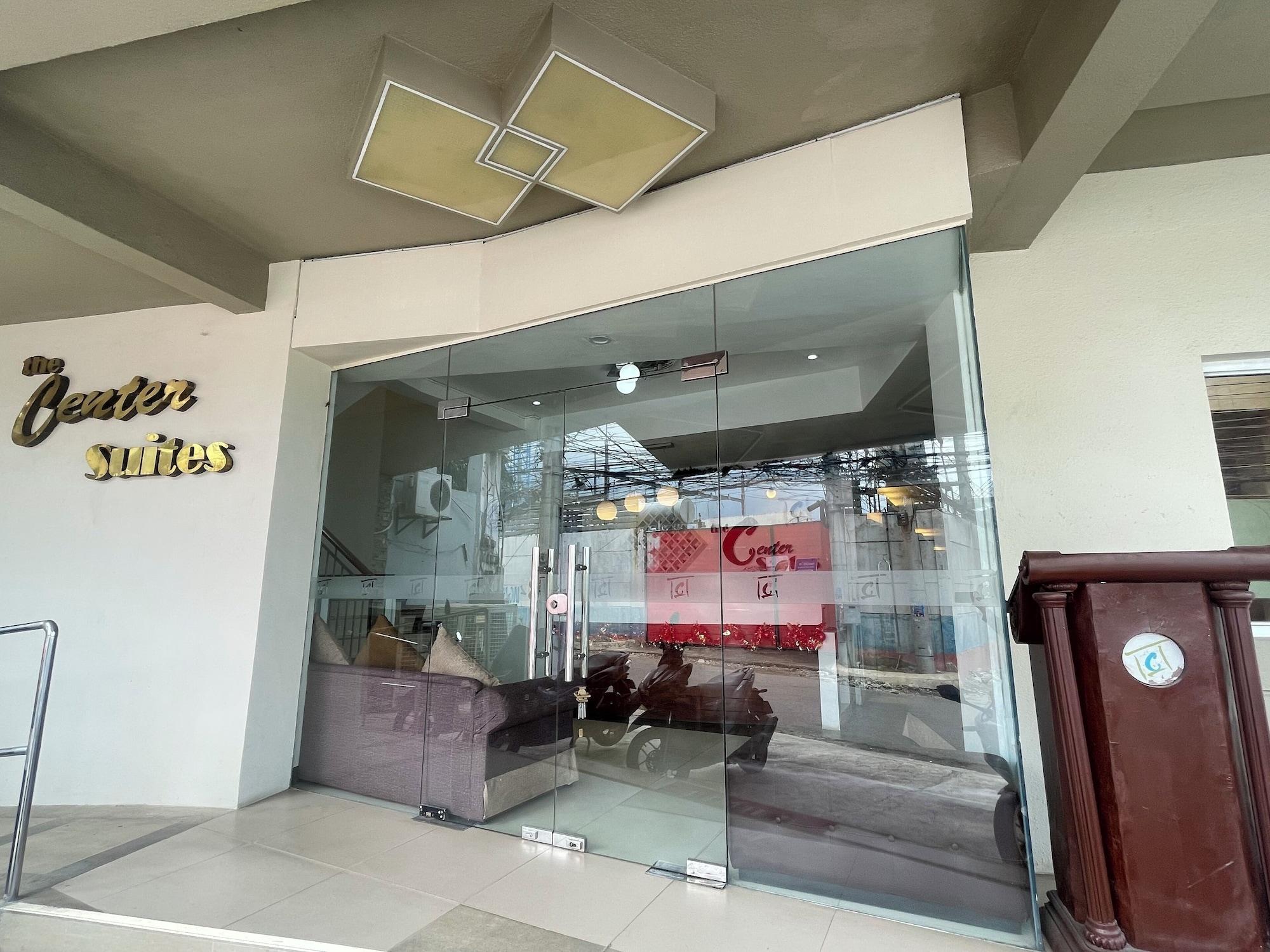 Vista Exterior The Center Suites Cebu