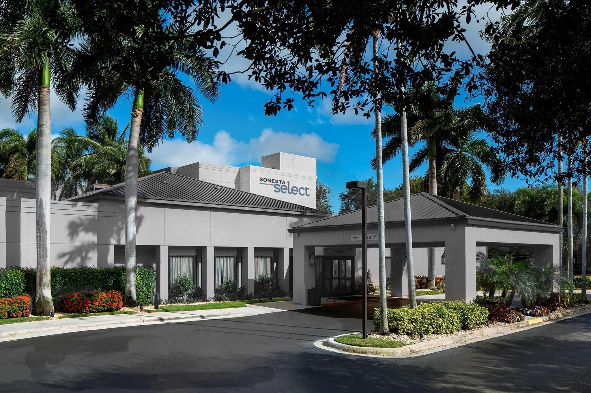 Vista Exterior Sonesta Select Boca Raton Town Center