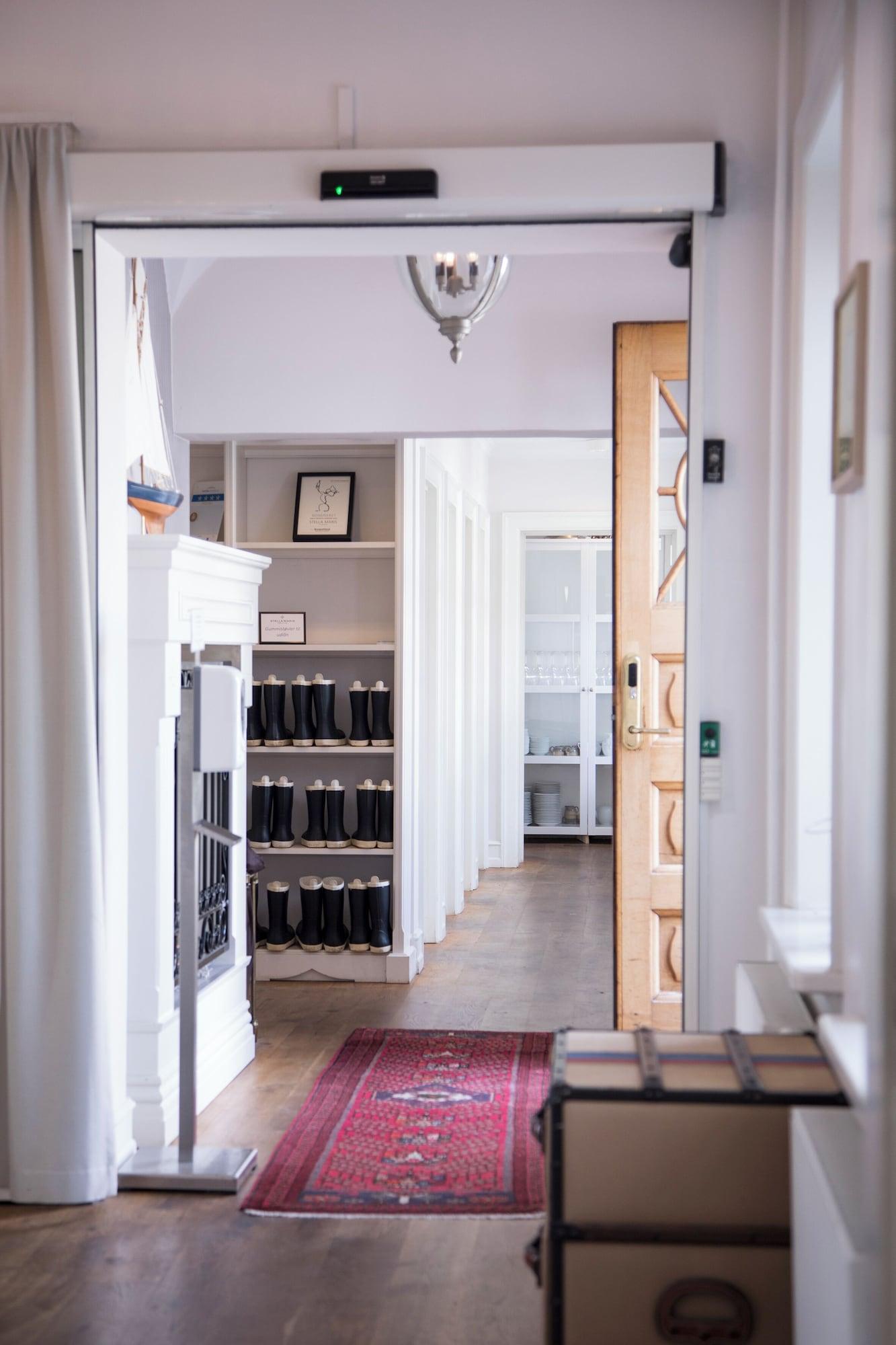 Vista Lobby Stella Maris