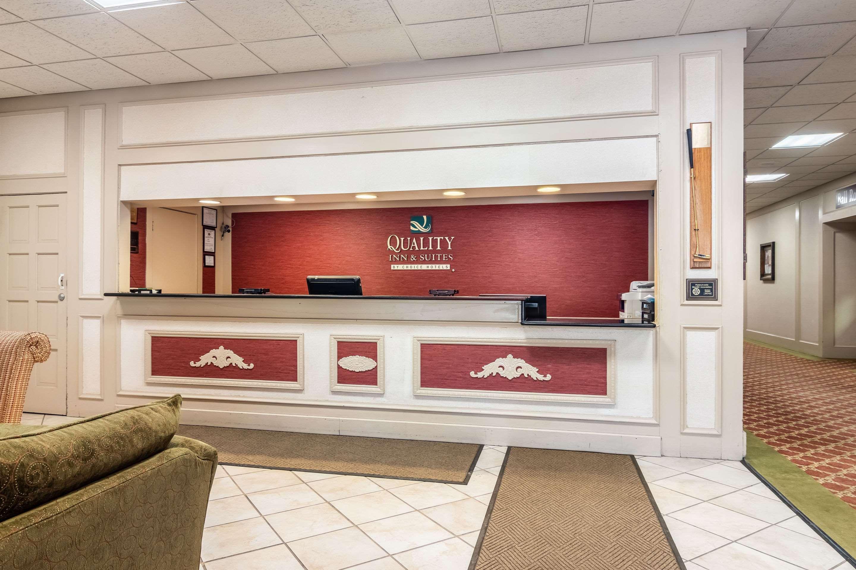 Vista Lobby Quality Inn & Suites Indiana South