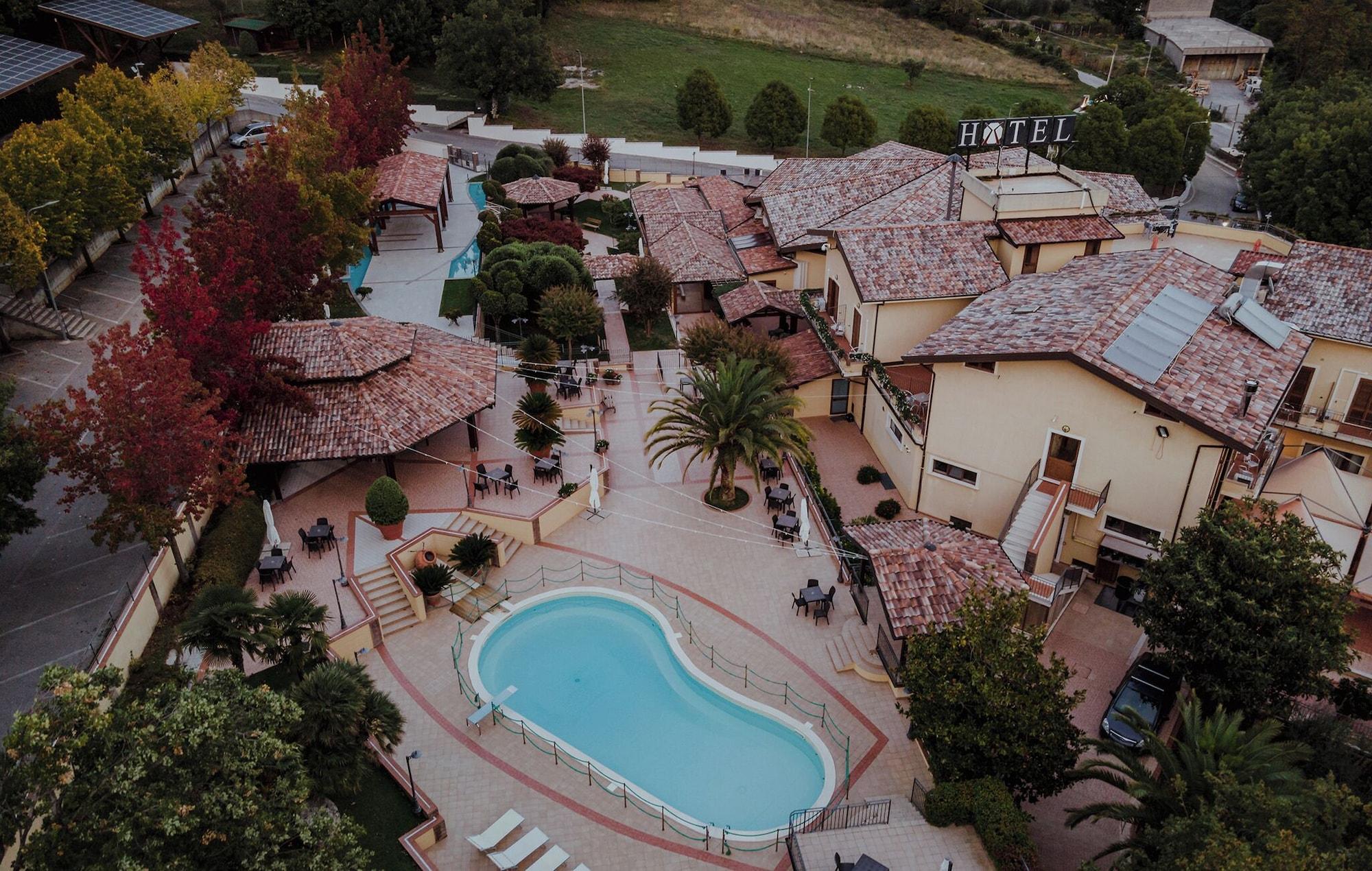 Vista Exterior San Raffaele Hotel Restaurant & Resort