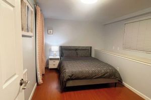 Alquiler Vacacional - 3927 - Comfy 2BR Guest Unit with Kitchen TV Laundry