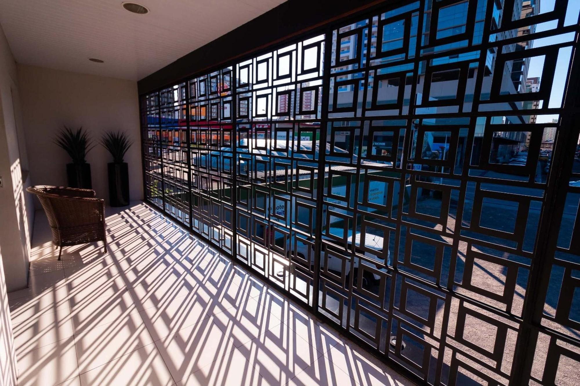 Vista Lobby Kennedy Slim Hotel