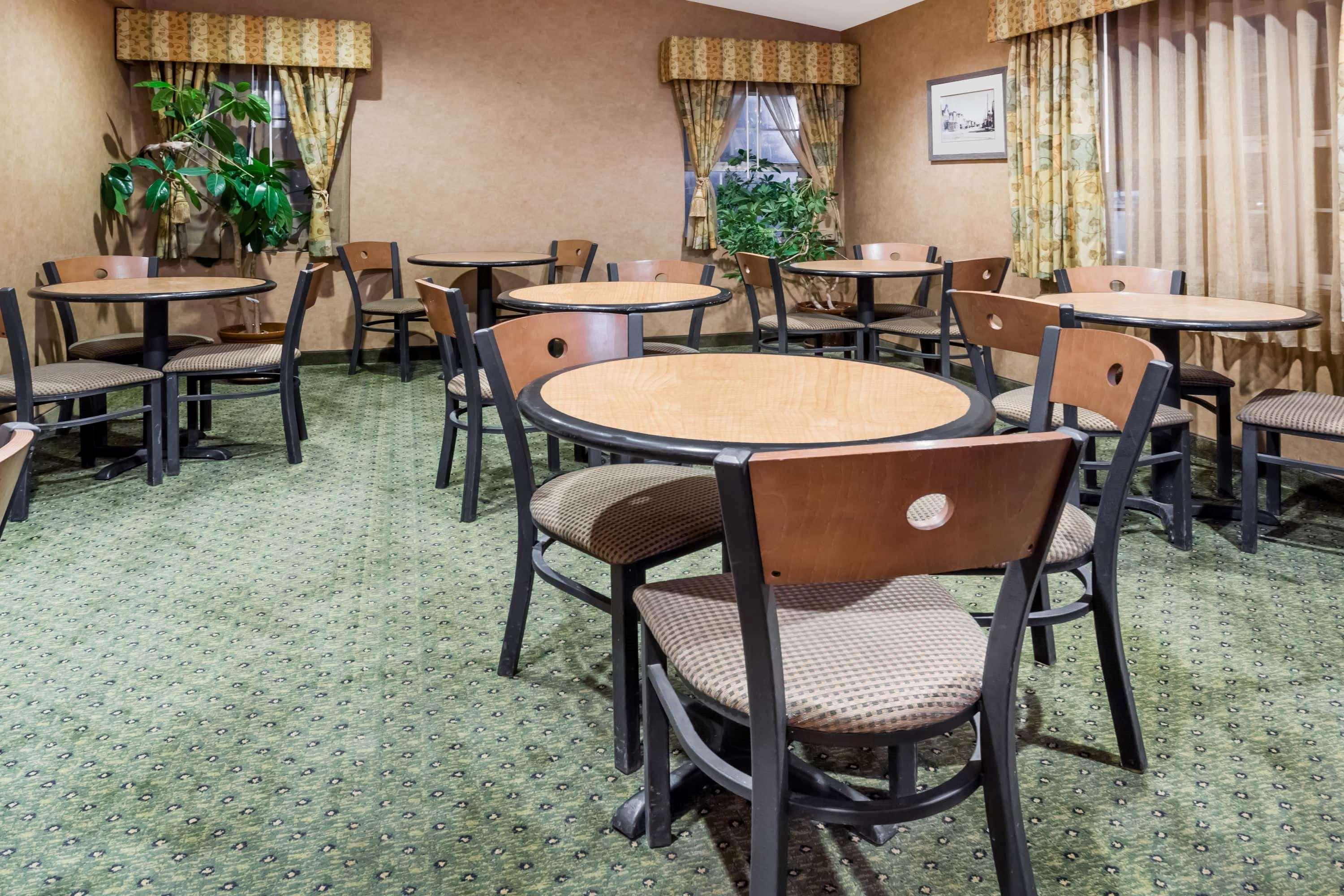 Vista Lobby Ramada by Wyndham Frisco