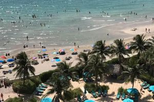 Renta temporal - Tides Beach Bliss – Oceanfront Condo in Hollywood Beach