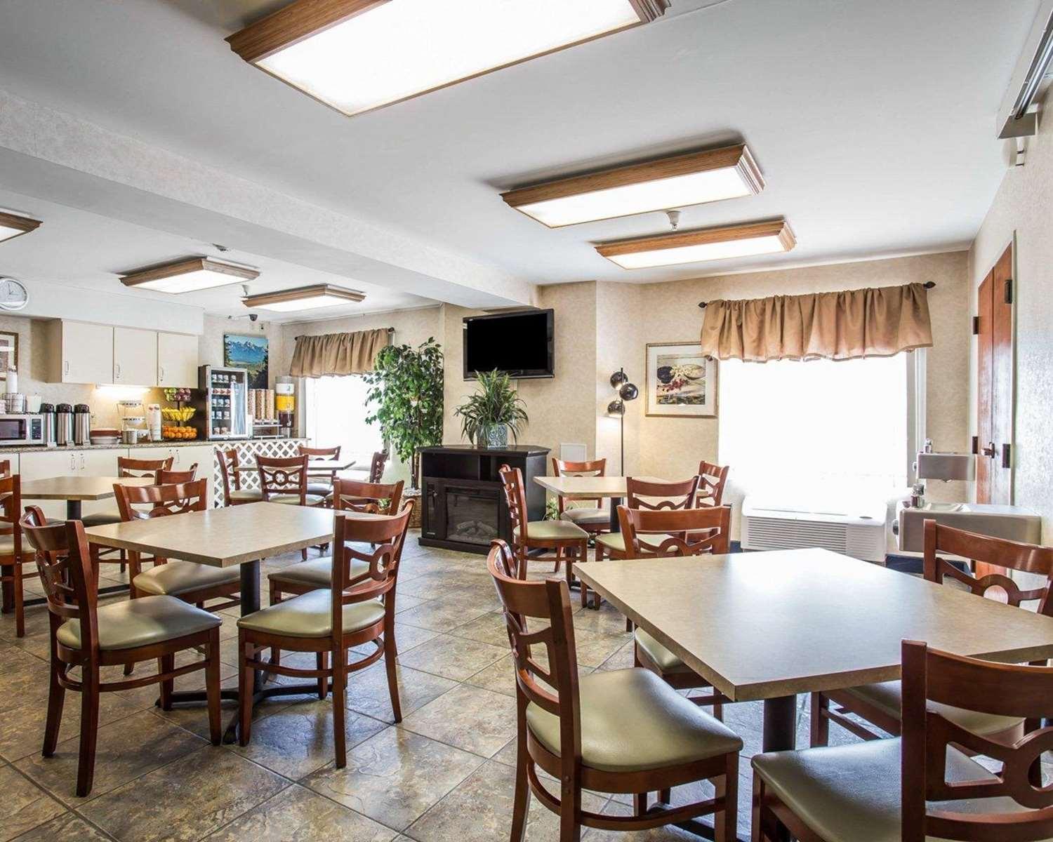 Restaurant Econo lodge Denver Airport