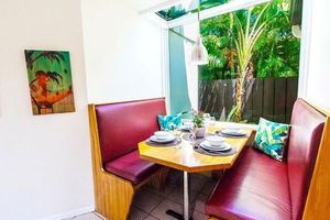 Alquiler Vacacional - Just steps to the beach, sleeps 16, Golf cart, Dolphin Beach House huge pool!