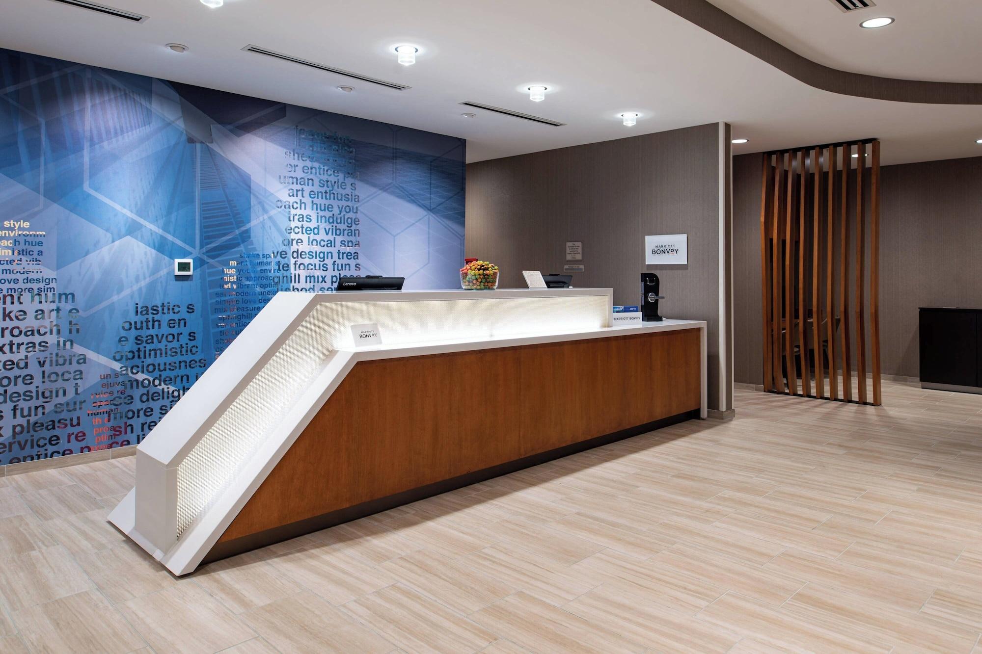 Vista Lobby SpringHill Suites by Marriott Springfield Southwest