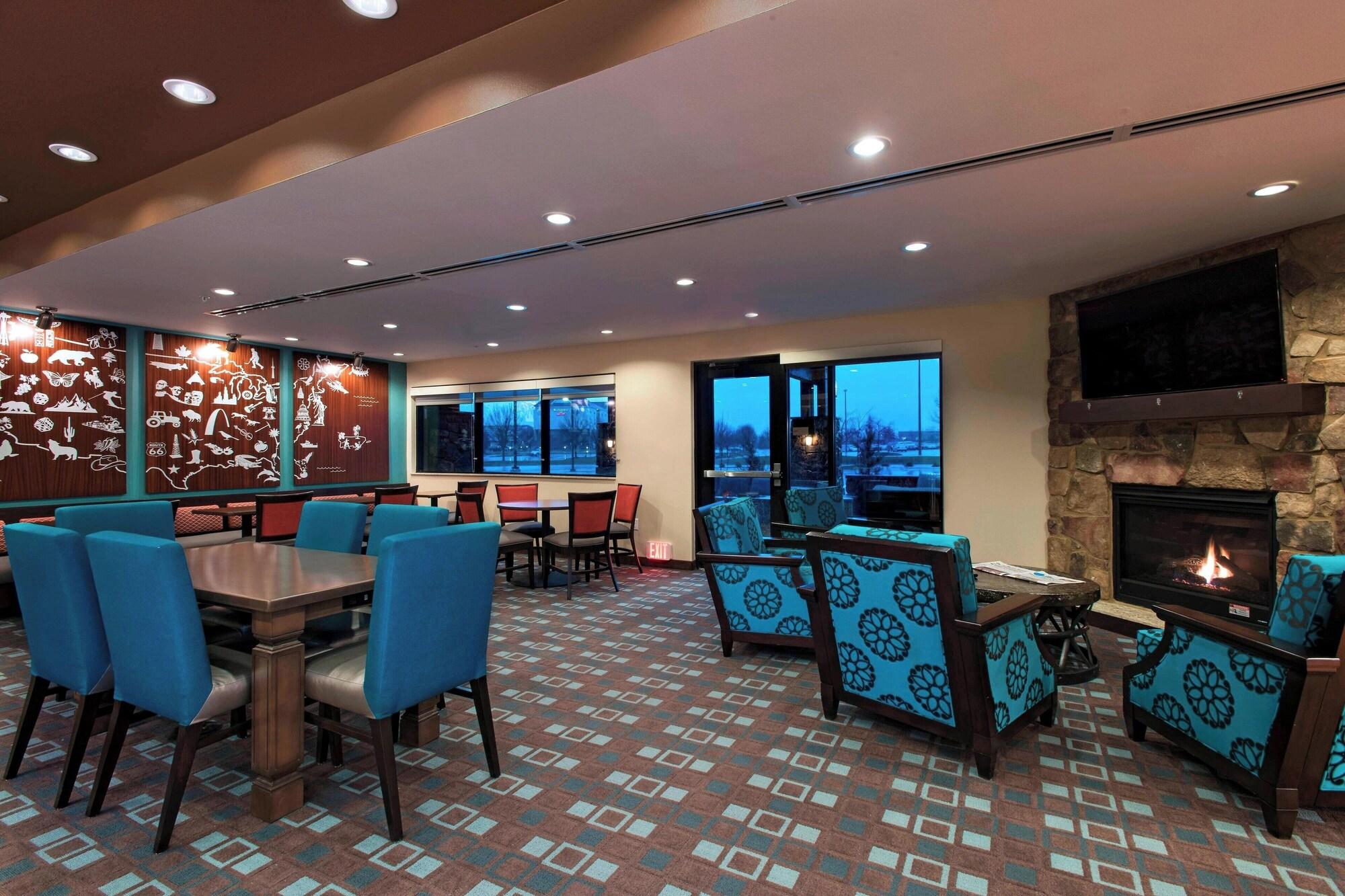 Vista Lobby TownePlace Suites by Marriott Des Moines West/Jordan Creek
