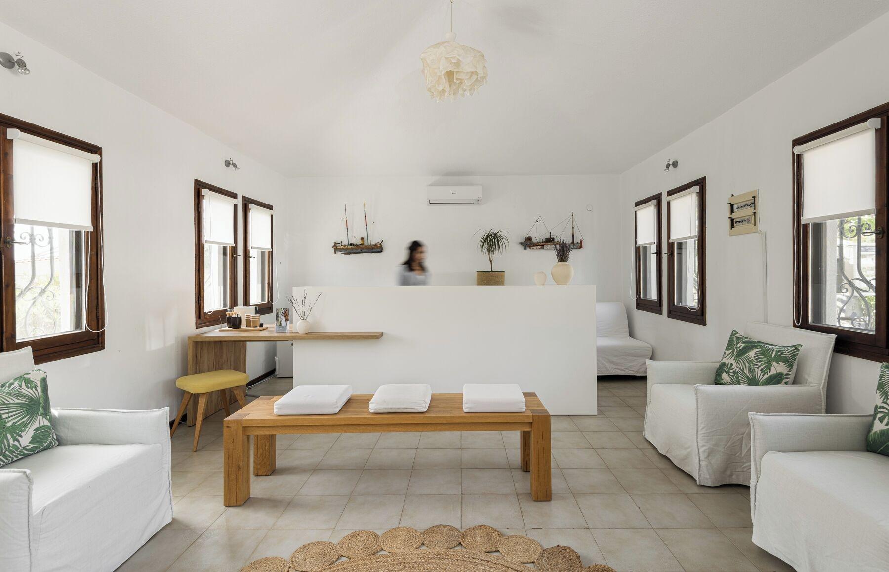 Vista Lobby Trikorfo Beach