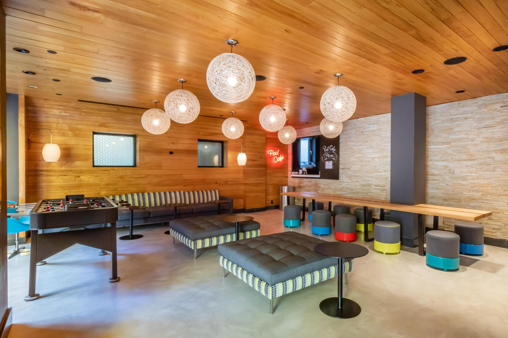 Vista Lobby Pod 51