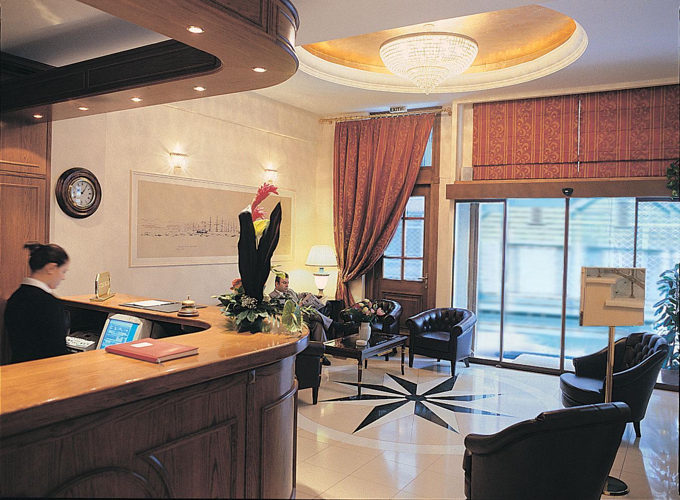 Vista Lobby Minerva Premier Hotel