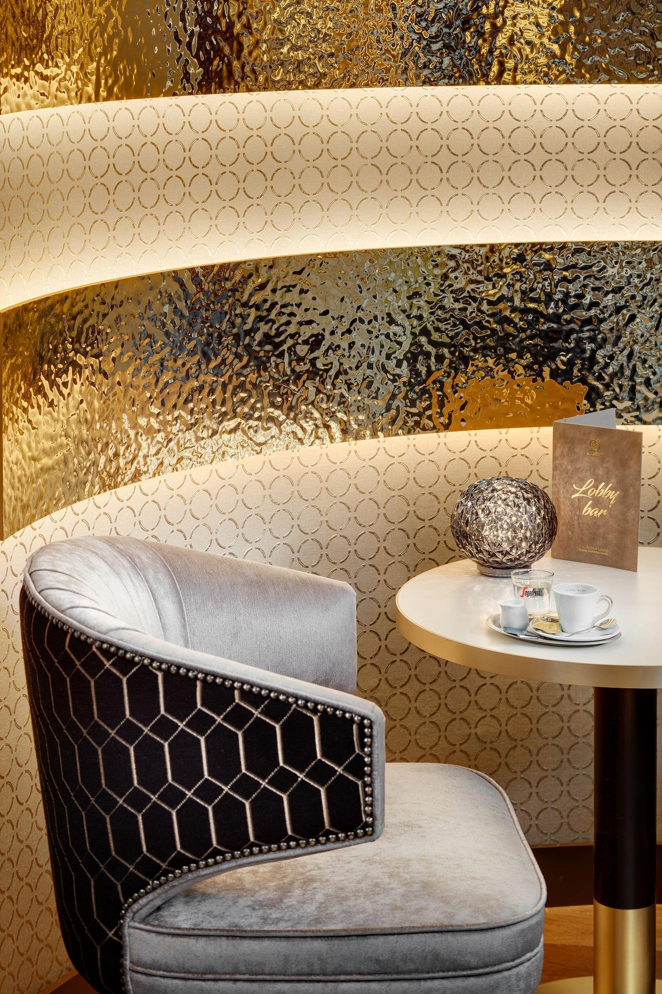 Bar/Salón Ensana Nove Lazne