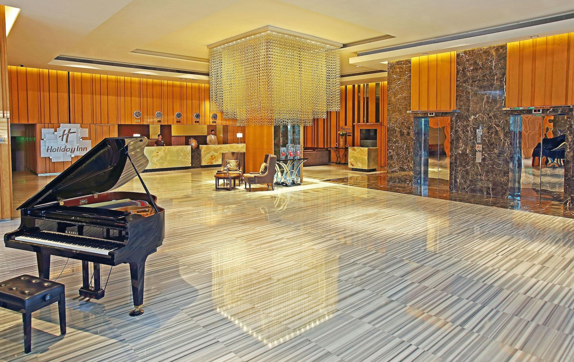 Vista Lobby Holiday Inn New Delhi Mayur Vihar Noida by IHG