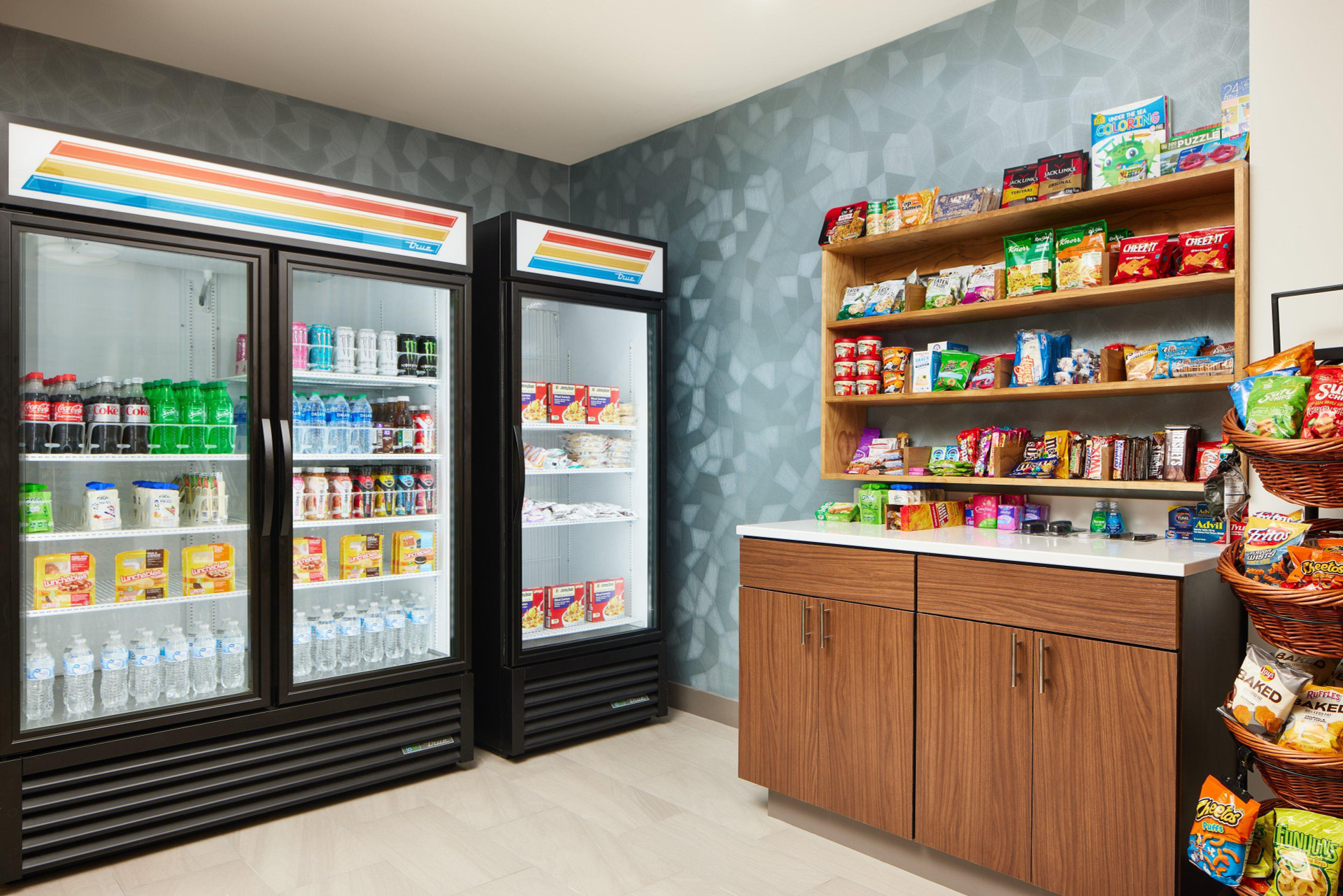 Vista Lobby Holiday Inn Express & Suites Bridgeport by IHG