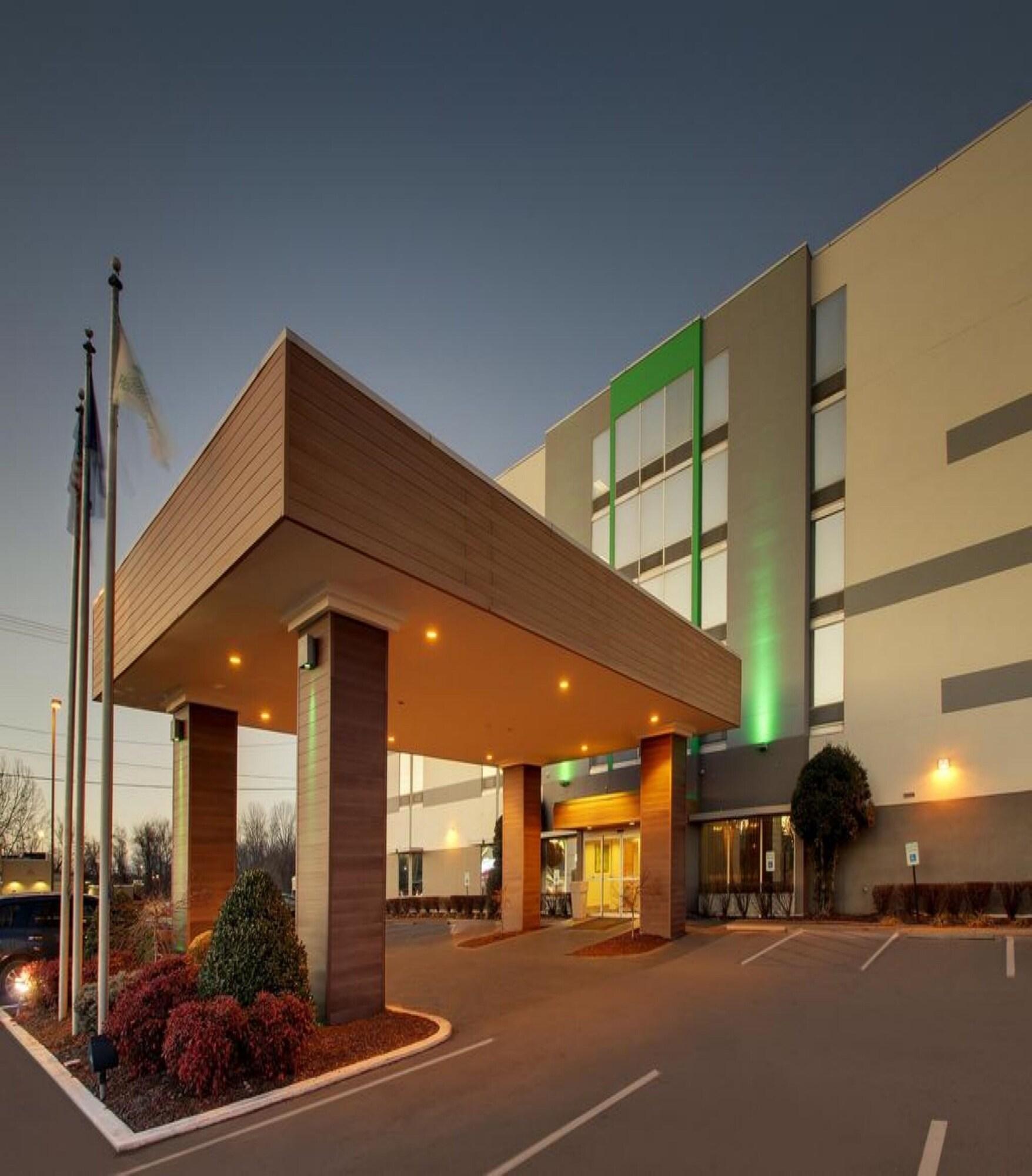 Vista Exterior Clarion Pointe Hopkinsville near The Bruce Convention Center
