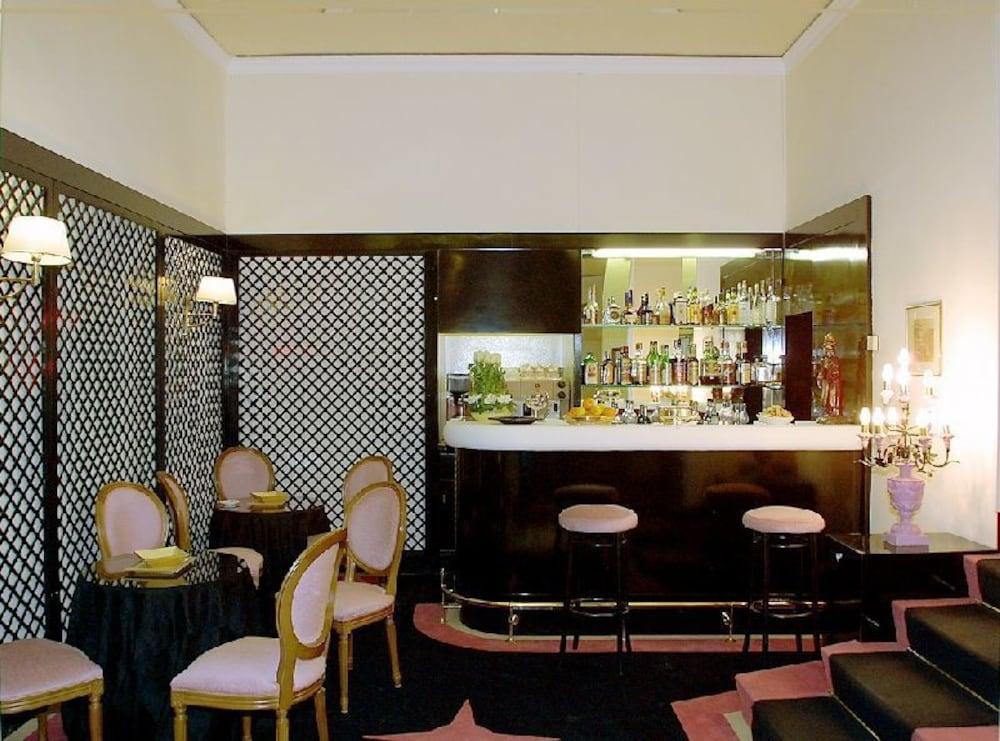 Bar/Salón Mediterraneo