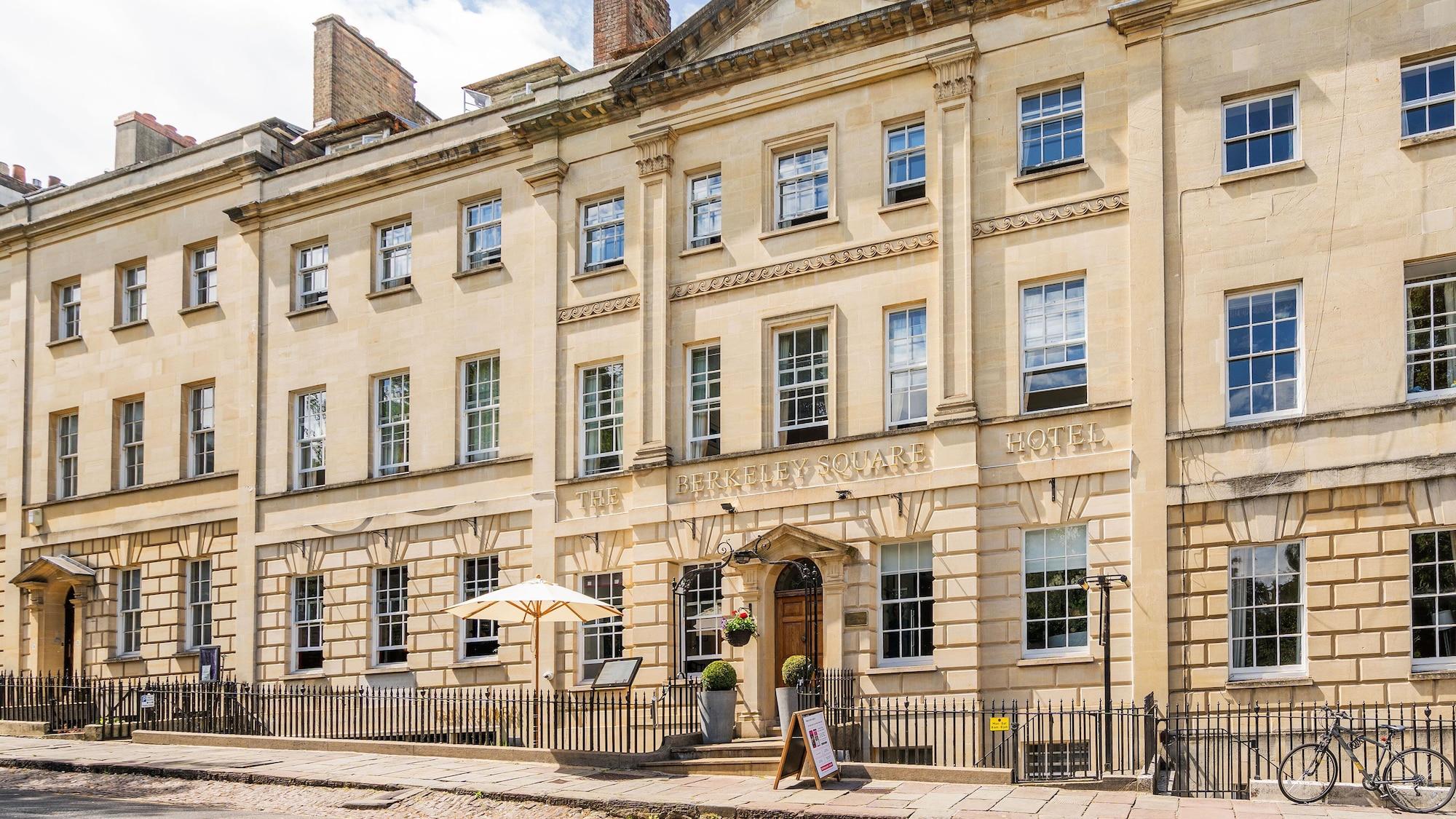 Vista Exterior Berkeley Square Hotel