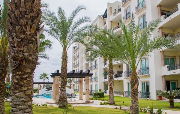 This is the Place! 1 Block to Medano Beach 10 Min Walk to Downtown Cabo / Marina - Hoteles en Los cabos, México: todo incluido, baratos y ofertas
