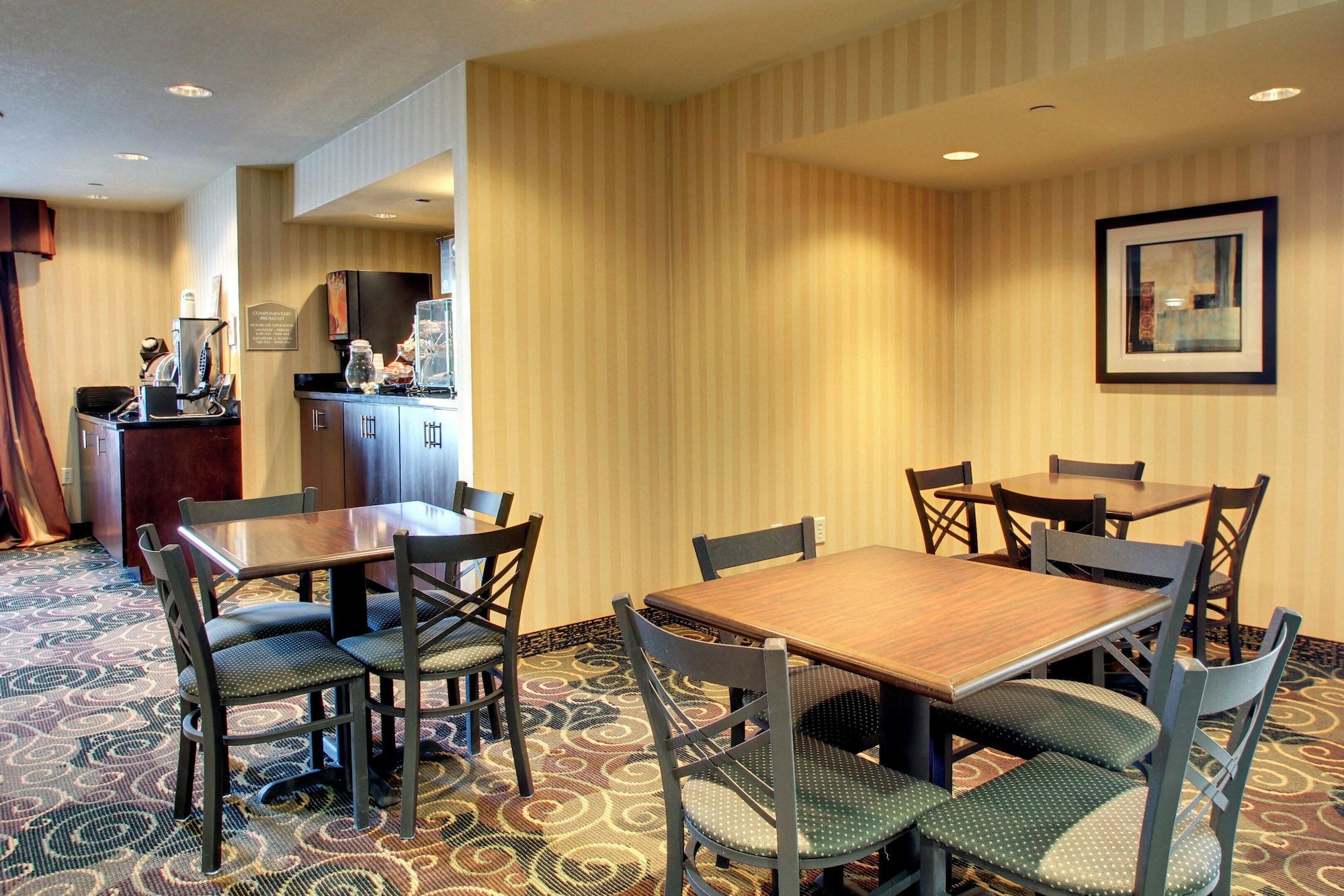 Restaurant Cobblestone Inn & Suites - Carrington