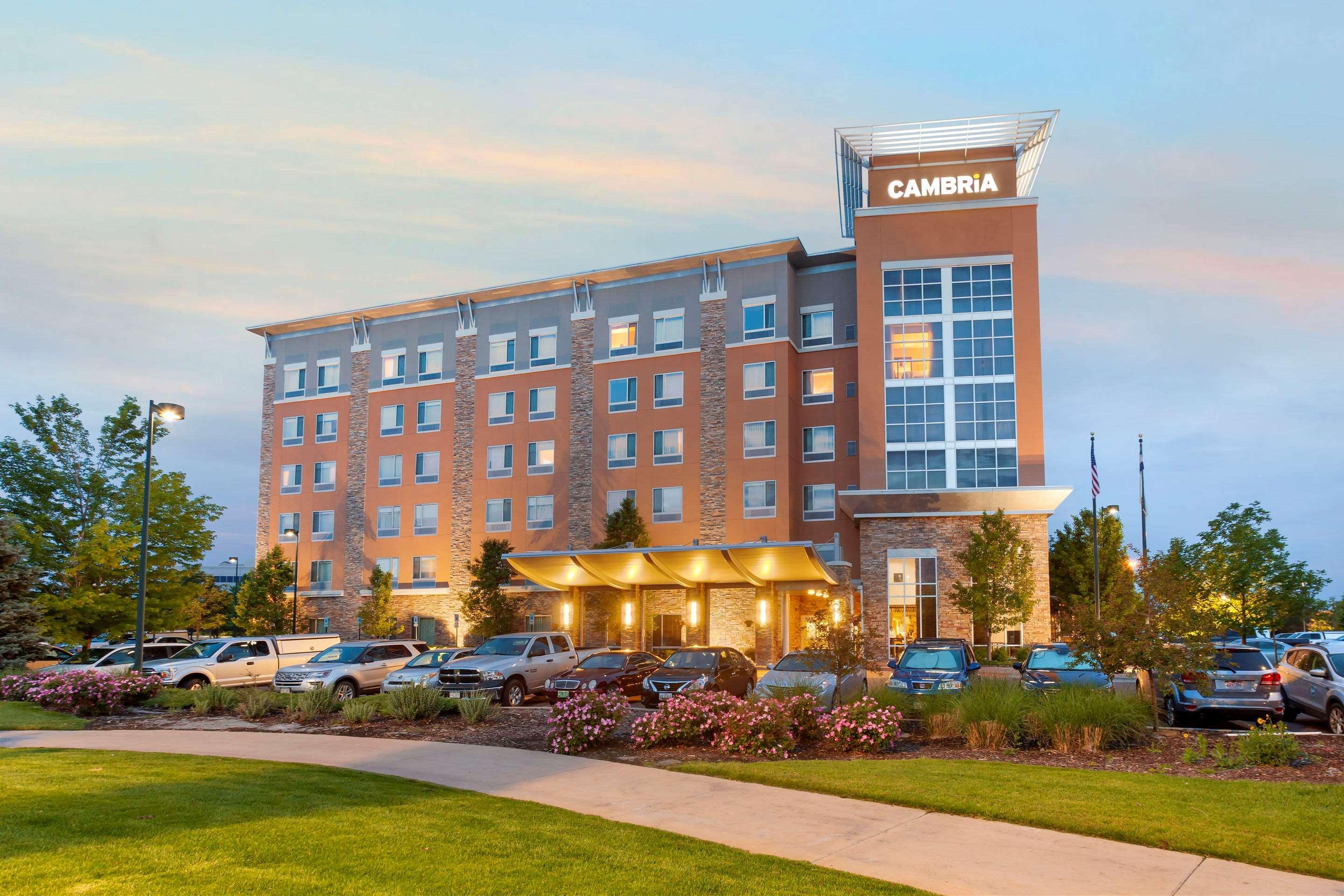 Vista Exterior Cambria Suites Denver Airport