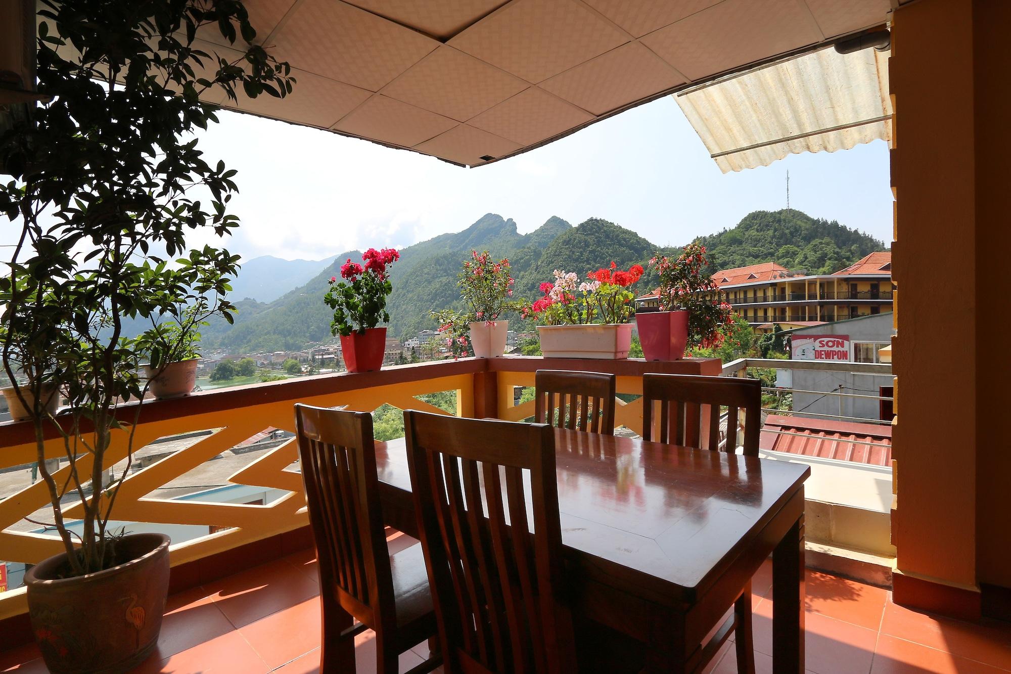 Varios Sapa Local House
