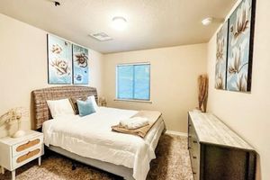 Alquiler Vacacional - Modern 3 bedroom with hot/cool tub!