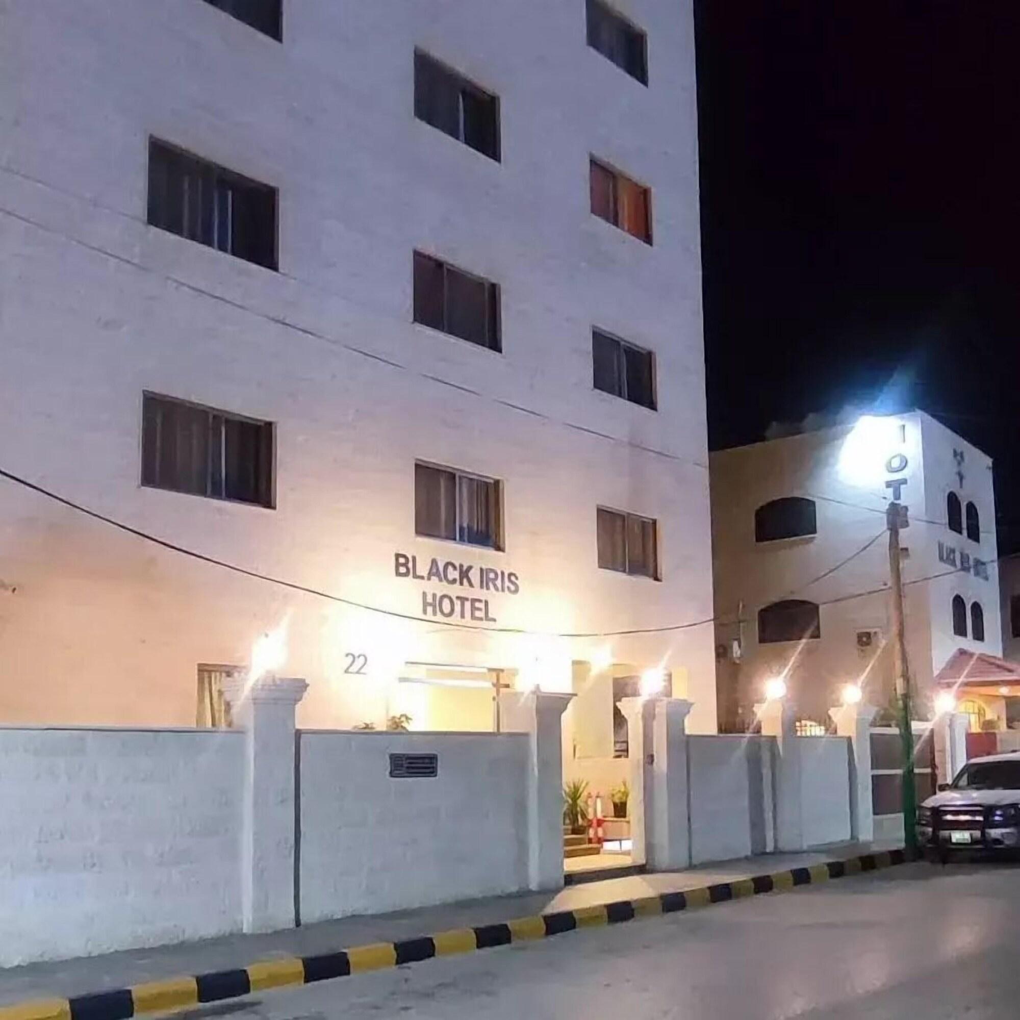 Varios Black Iris Hotel