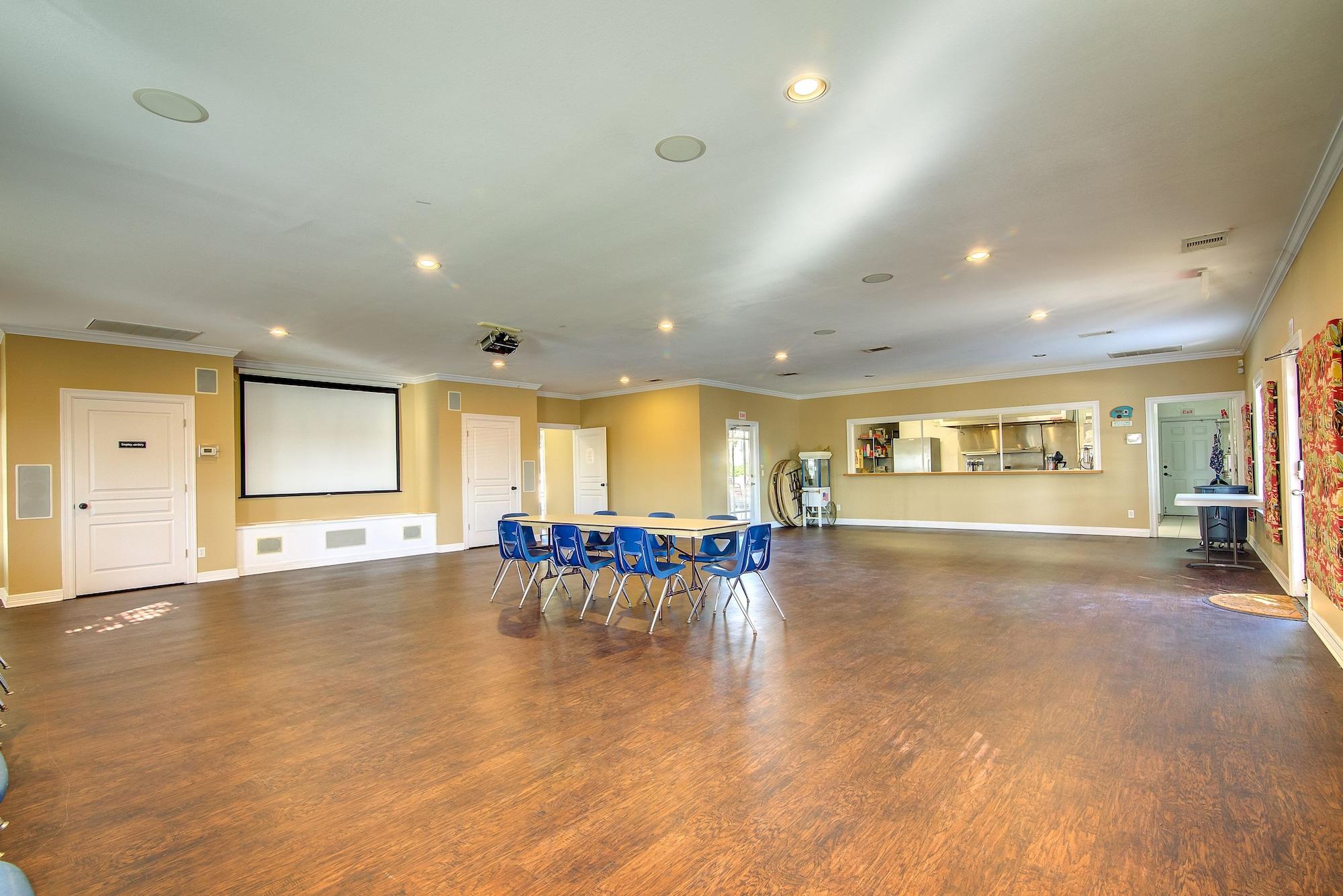 Sala de Reuniones Sun Outdoors San Antonio West