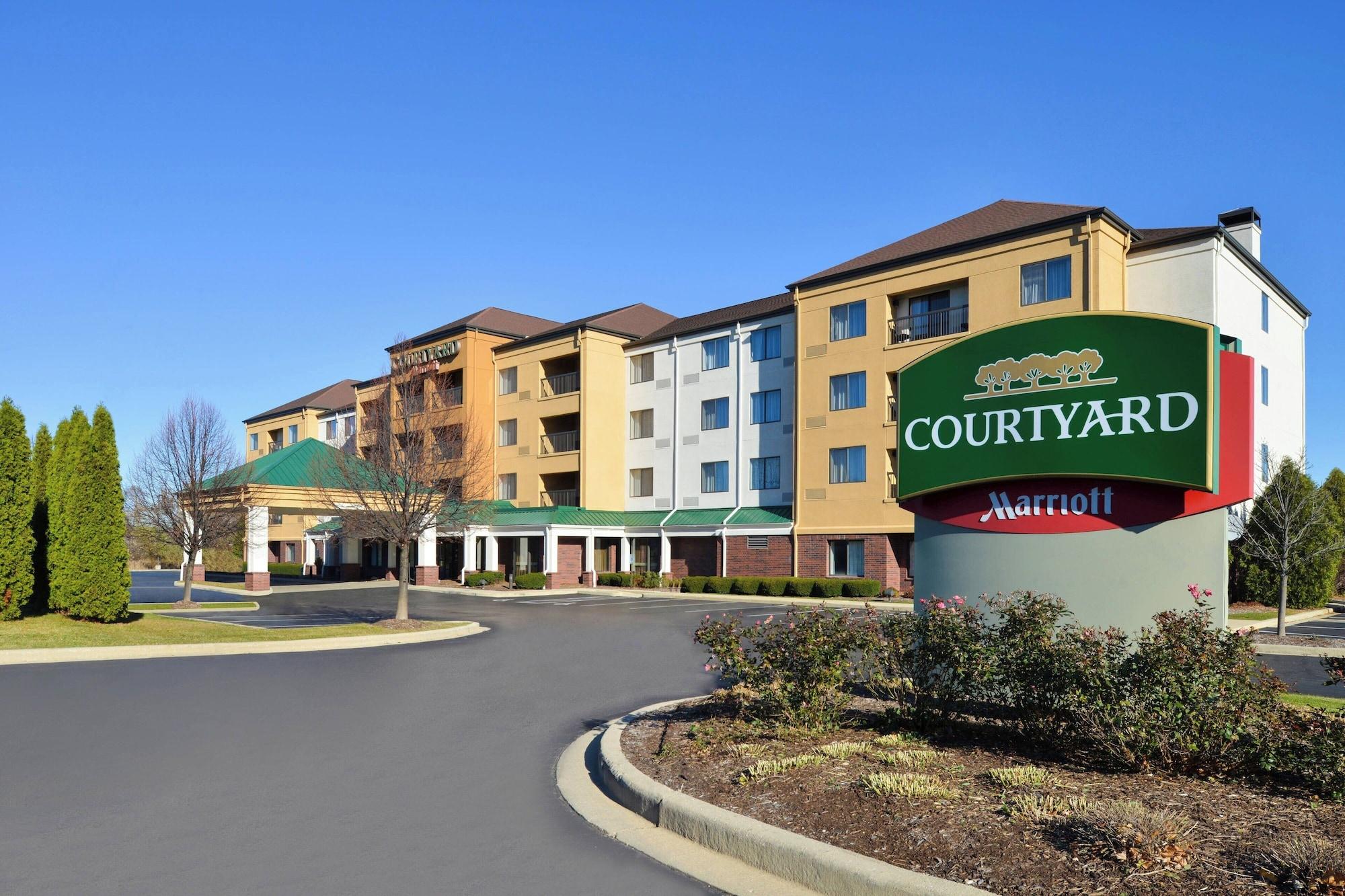 Vista Exterior Courtyard by Marriott Milwaukee Brown Deer
