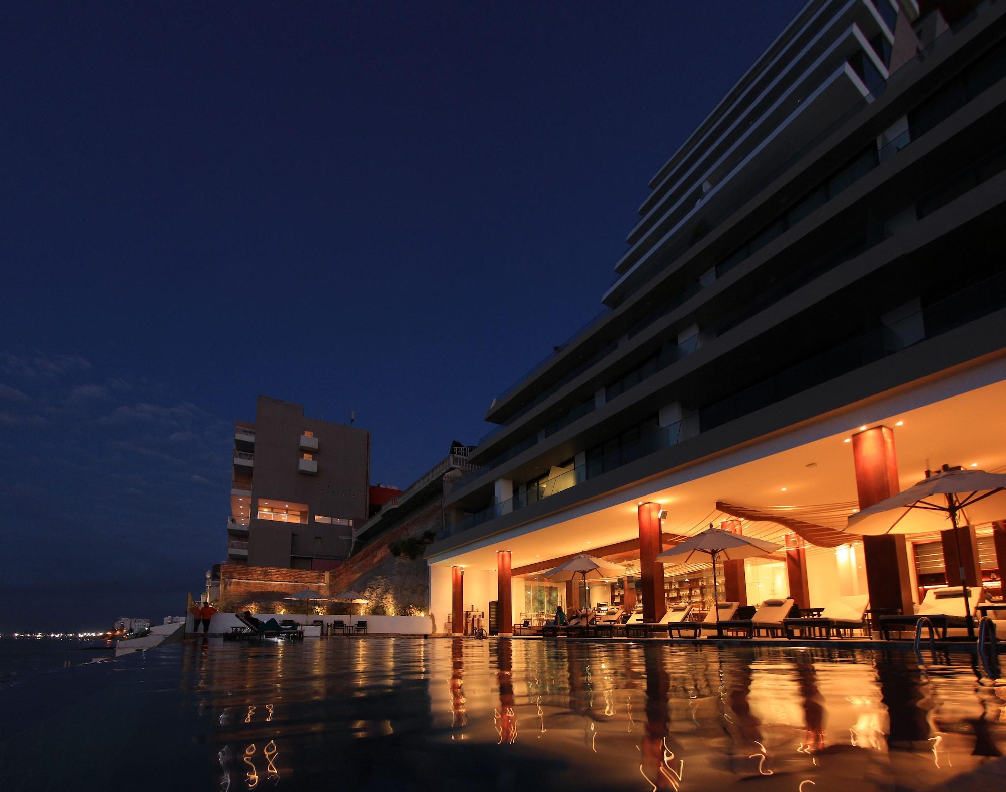 Vista Exterior Hotel Poseidon