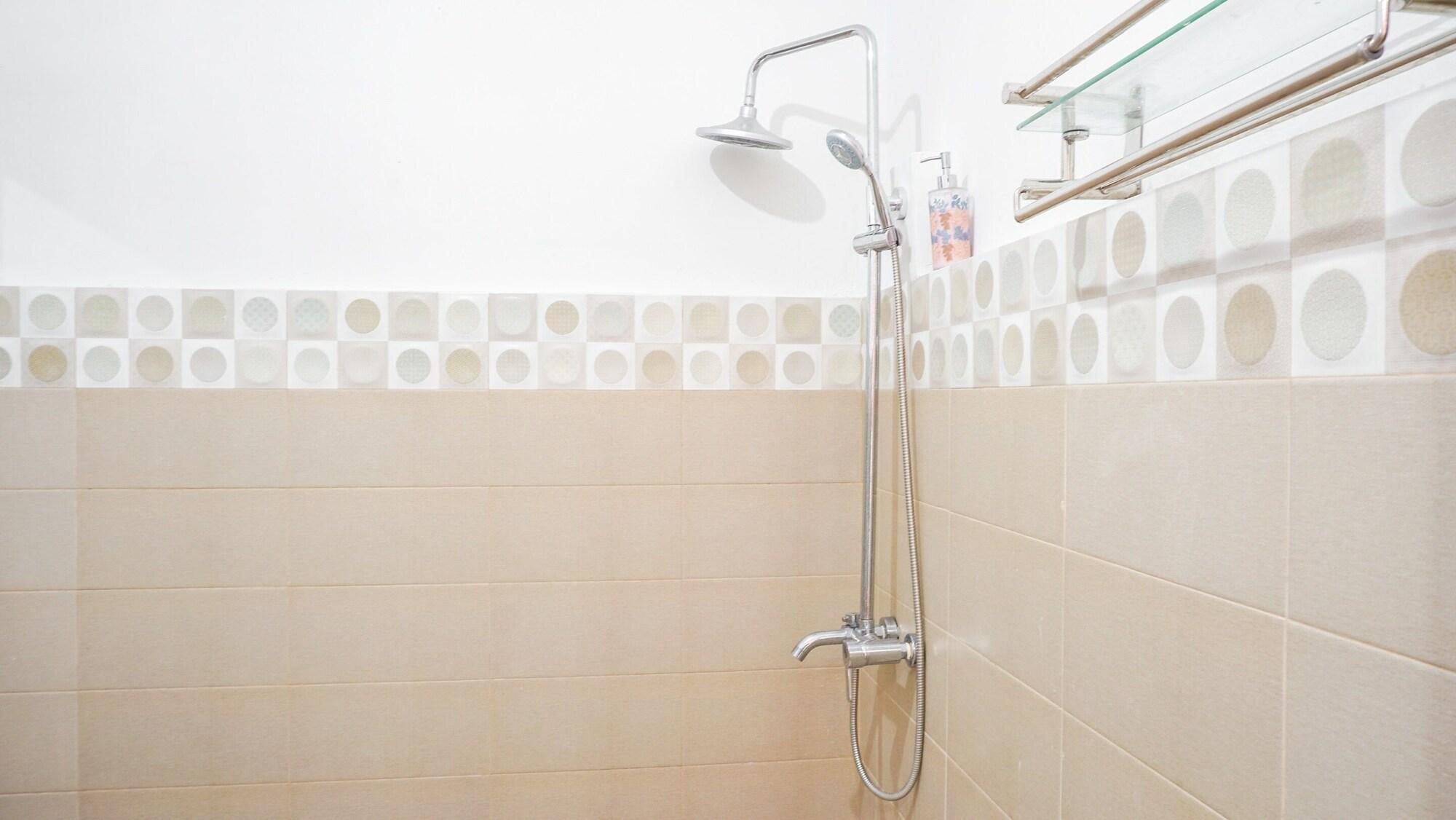 Equipamiento de Habitación SPOT ON 2053 Granada Syariah Home Stay
